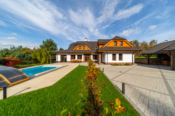 +420 739 604 767 I vaclav.adamcik@re-max.cz I prodej nemovitosti Malenovice - Prodej domu 230 m², Malenovice