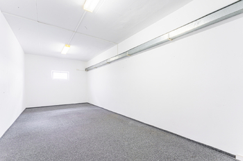 Pronájem skladovacích prostor 2043 m², Dobříš