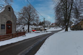 Pohled na náves - Prodej chaty / chalupy 119 m², Heřmaničky