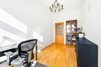 Pracovna - Prodej bytu 3+1 v osobním vlastnictví 83 m², Praha 3 - Žižkov