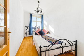 Pokoj/Ložnice 1 - Prodej bytu 3+1 v osobním vlastnictví 83 m², Praha 3 - Žižkov