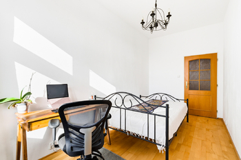 Pokoj/Ložnice 1 - Prodej bytu 3+1 v osobním vlastnictví 83 m², Praha 3 - Žižkov