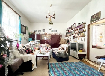 Byt v 1. patře 3+1 - Prodej domu 240 m², Hrob