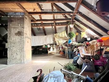 půda - Prodej domu 240 m², Hrob