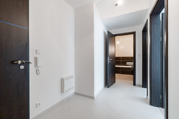 předsíň - Pronájem bytu 2+kk v družstevním vlastnictví 78 m², Praha 9 - Prosek