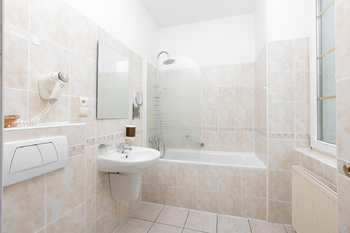 Prodej ubytovacího zařízení 1580 m², Karlovy Vary