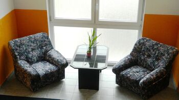 Odpočinkové zákoutí na schodišti. - Pronájem kancelářských prostor 17 m², Tábor