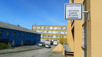 Parkování v zadním traktu. - Pronájem kancelářských prostor 17 m², Tábor