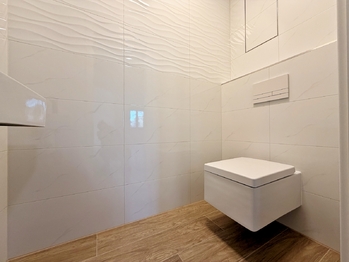 samostatné WC - Pronájem bytu 3+kk v osobním vlastnictví 81 m², České Budějovice