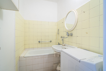 Prodej bytu 2+kk v osobním vlastnictví 45 m², Praha 8 - Kobylisy
