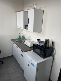 Petr Sonnenschein | +420 778 750 999 | RE/MAX Centrum | Dobrá u Frýdku Místku - Pronájem kancelářských prostor 21 m², Dobrá