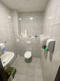 Petr Sonnenschein | +420 778 750 999 | RE/MAX Centrum | Dobrá u Frýdku Místku - Pronájem kancelářských prostor 21 m², Dobrá