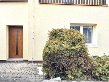 vstup - Pronájem bytu 1+1 v osobním vlastnictví 42 m², Praha 9 - Újezd nad Lesy