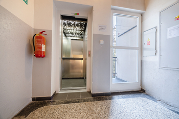 Prodej bytu 2+kk v osobním vlastnictví 72 m², Praha 2 - Vinohrady