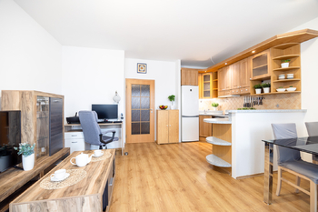 Prodej bytu 3+kk v osobním vlastnictví 1350 m², Rudná