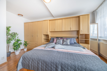 Prodej bytu 3+kk v osobním vlastnictví 1350 m², Rudná