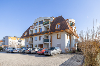 Prodej bytu 3+kk v osobním vlastnictví 1350 m², Rudná