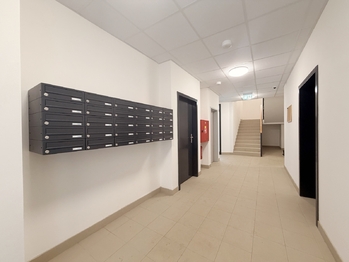 vstupní chodba - Pronájem bytu 3+kk v osobním vlastnictví 87 m², České Budějovice