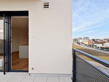 balkon - Pronájem bytu 3+kk v osobním vlastnictví 87 m², České Budějovice