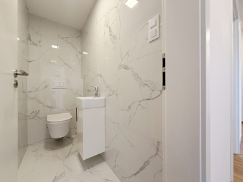 WC - Pronájem bytu 3+kk v osobním vlastnictví 87 m², České Budějovice