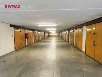 Pronájem garáže 17 m², Praha 8 - Čimice