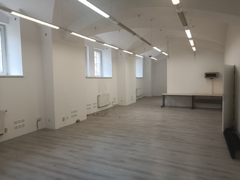 Pronájem skladovacích prostor 97 m², Praha 5 - Smíchov