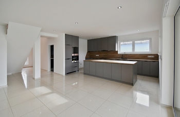 Pronájem domu 200 m², Sezimovo Ústí