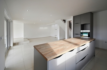 Pronájem domu 200 m², Sezimovo Ústí