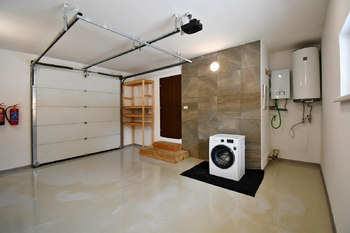 GARÁŽ - Pronájem domu 200 m², Sezimovo Ústí