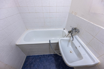 koupelna - Prodej bytu 2+1 v osobním vlastnictví 52 m², Kladno