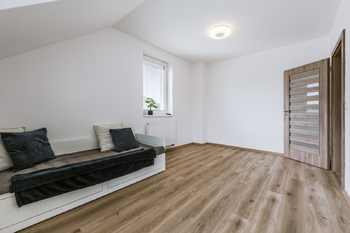 Pronájem domu 123 m², Bašť