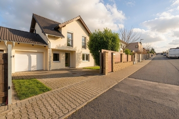 Pronájem domu 123 m², Bašť