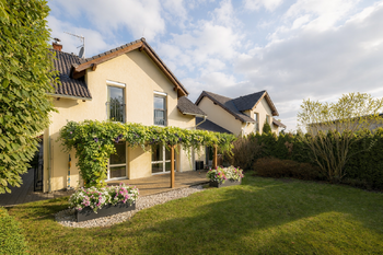 Pronájem domu 123 m², Bašť