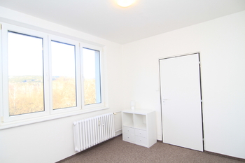 Pokoj vedle kuchyně - Prodej bytu 4+1 v osobním vlastnictví 81 m², Mariánské Lázně