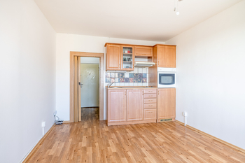 Pronájem bytu 1+kk v osobním vlastnictví 23 m², Praha 8 - Kobylisy