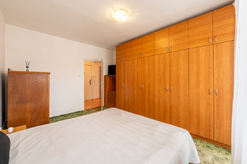 ložnice - úložné prostory - Pronájem bytu 2+kk v osobním vlastnictví 50 m², Vsetín