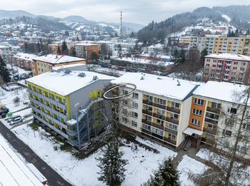 označený byt - ze dvora - Pronájem bytu 2+kk v osobním vlastnictví 50 m², Vsetín