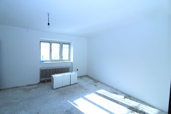 Pronájem skladovacích prostor 110 m², Praha 10 - Uhříněves