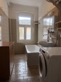 v 3. NP - Prodej bytu 4+1 v osobním vlastnictví 104 m², Karlovy Vary