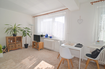 obytná část pokoje  - Pronájem bytu 1+kk v osobním vlastnictví 37 m², Praha 5 - Zbraslav 