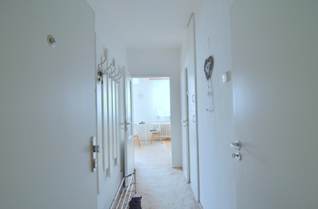 vstup do bytu  - Pronájem bytu 1+kk v osobním vlastnictví 37 m², Praha 5 - Zbraslav