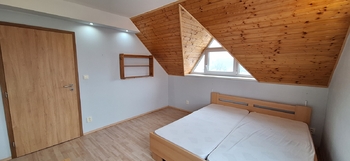 Pokoj v 1. patře - Prodej domu 137 m², Jedovnice