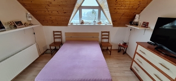 Ložnice v 1. patře s balkonem - Prodej domu 137 m², Jedovnice