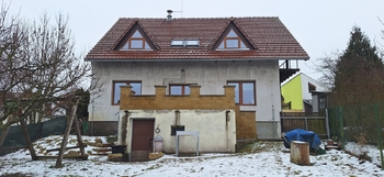 Pohled na dům ze zahrady - Prodej domu 137 m², Jedovnice