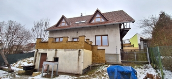 Pohled na dům ze zahrady - Prodej domu 137 m², Jedovnice