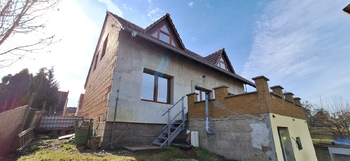 Pohled na dům ze zahrady - Prodej domu 137 m², Jedovnice