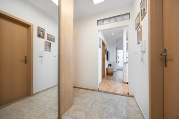 Předsíň - Pronájem bytu 2+kk v družstevním vlastnictví 48 m², Praha 4 - Chodov