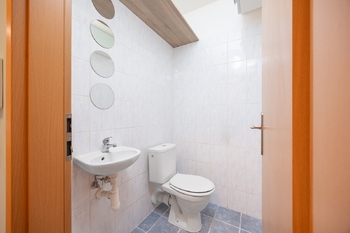 WC - Pronájem bytu 2+kk v družstevním vlastnictví 48 m², Praha 4 - Chodov