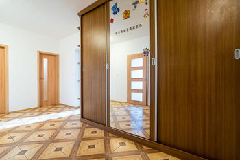 Pronájem bytu 4+kk v osobním vlastnictví 103 m², Zastávka