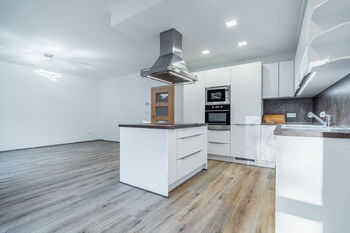 Pronájem bytu 4+kk v osobním vlastnictví 103 m², Zastávka